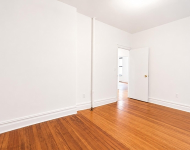 184 Claremont Avenue - Photo Thumbnail 8