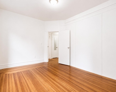 184 Claremont Avenue - Photo Thumbnail 5