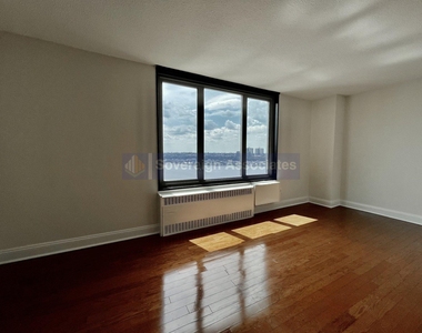 3333 Broadway - Photo Thumbnail 4