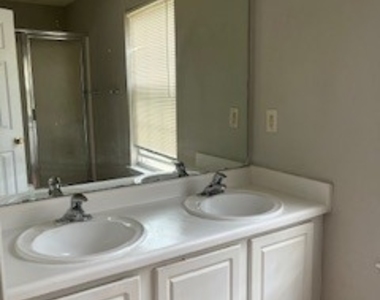 5335 Willow Park Boulevard - Photo Thumbnail 10