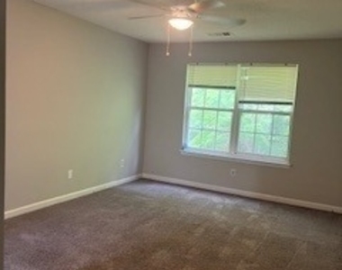 5335 Willow Park Boulevard - Photo Thumbnail 9