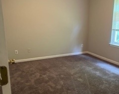 5335 Willow Park Boulevard - Photo Thumbnail 6