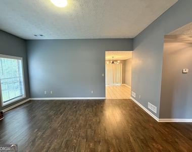105 Waterford Way - Photo Thumbnail 2