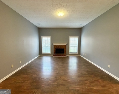 105 Waterford Way - Photo Thumbnail 3