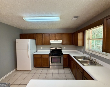 105 Waterford Way - Photo Thumbnail 8