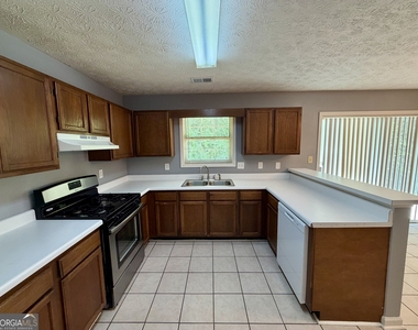 105 Waterford Way - Photo Thumbnail 7