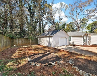 955 Columbia Drive - Photo Thumbnail 5