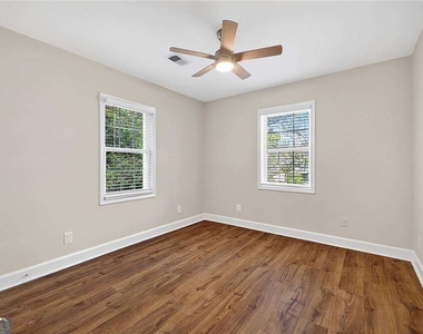 955 Columbia Drive - Photo Thumbnail 17