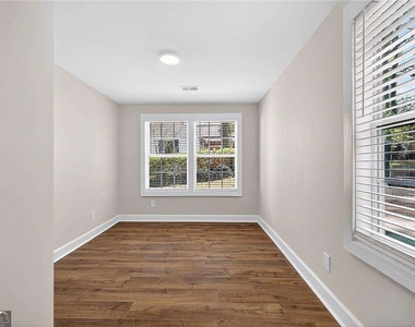 955 Columbia Drive - Photo Thumbnail 18