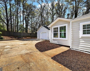 955 Columbia Drive - Photo Thumbnail 2