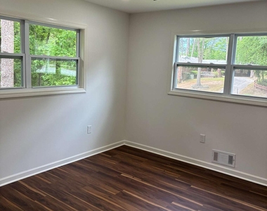 2948 Keats Drive Sw - Photo Thumbnail 3
