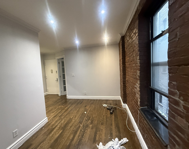 416 East 13th Street - Photo Thumbnail 4