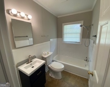 256 E Broad Street - Photo Thumbnail 4