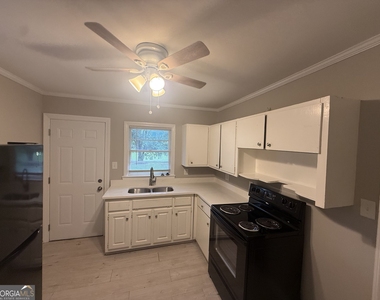 256 E Broad Street - Photo Thumbnail 7