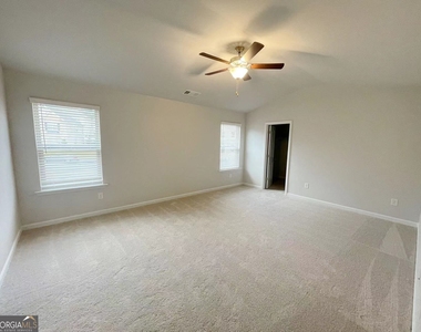 928 Yancey Court - Photo Thumbnail 9
