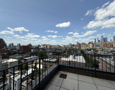 Christopher Street - Photo Thumbnail 3