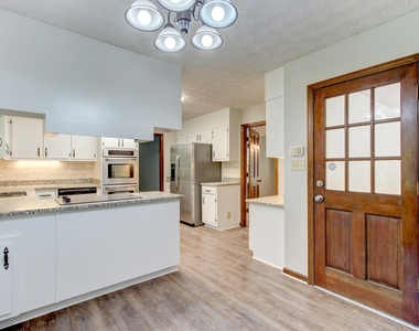 130 Aspen Way Way - Photo Thumbnail 15
