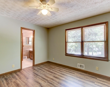 130 Aspen Way Way - Photo Thumbnail 32