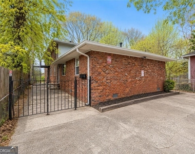 3203 E Point Street - Photo Thumbnail 15