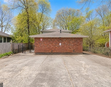 3203 E Point Street - Photo Thumbnail 16