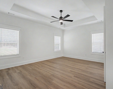 347 Crestwood Rd - Photo Thumbnail 10