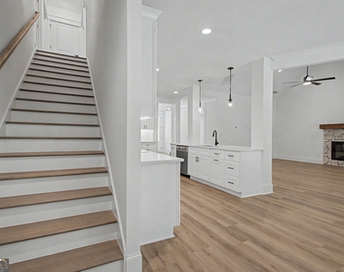 347 Crestwood Rd - Photo Thumbnail 18