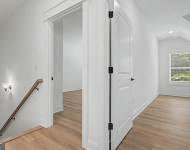 347 Crestwood Rd - Photo Thumbnail 19