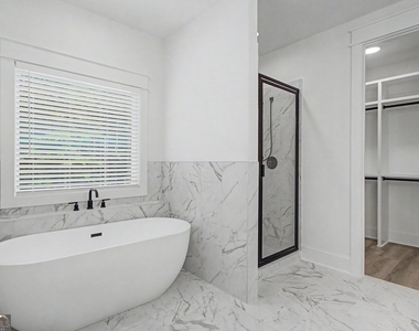 347 Crestwood Rd - Photo Thumbnail 12