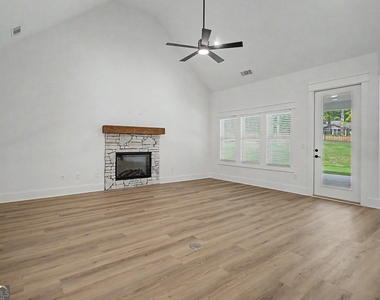 347 Crestwood Rd - Photo Thumbnail 4