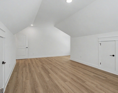 347 Crestwood Rd - Photo Thumbnail 21