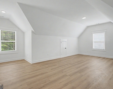 347 Crestwood Rd - Photo Thumbnail 20