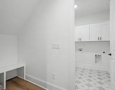 347 Crestwood Rd - Photo Thumbnail 15