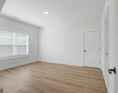 347 Crestwood Rd - Photo Thumbnail 23