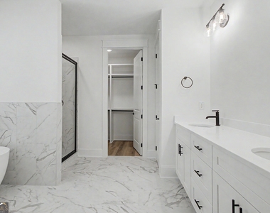 347 Crestwood Rd - Photo Thumbnail 13