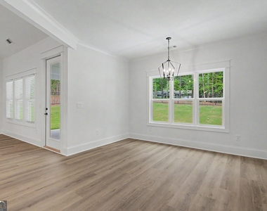 347 Crestwood Rd - Photo Thumbnail 8