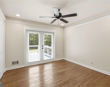353 Westside Drive - Photo Thumbnail 11