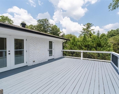 353 Westside Drive - Photo Thumbnail 12