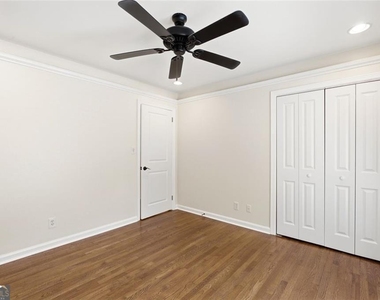 353 Westside Drive - Photo Thumbnail 14