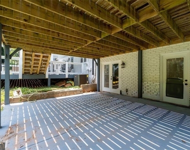 353 Westside Drive - Photo Thumbnail 22
