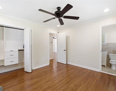 353 Westside Drive - Photo Thumbnail 16