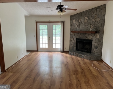 511 Moeckel Lane - Photo Thumbnail 3