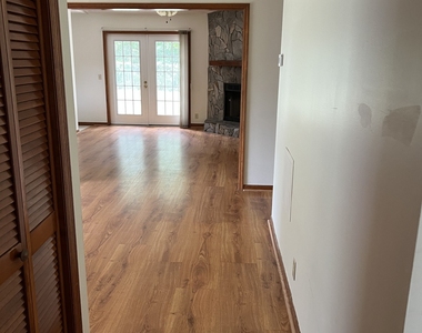 511 Moeckel Lane - Photo Thumbnail 1