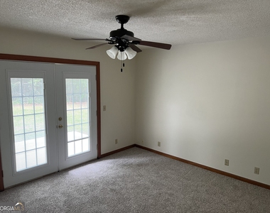 511 Moeckel Lane - Photo Thumbnail 6