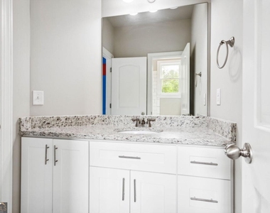 4402 Income Circle - Photo Thumbnail 23