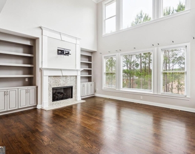 4402 Income Circle - Photo Thumbnail 2