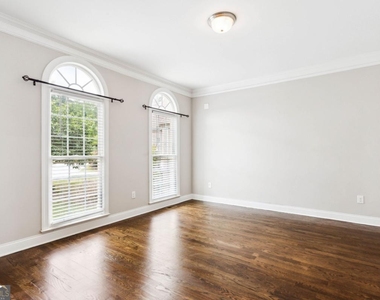 4402 Income Circle - Photo Thumbnail 11