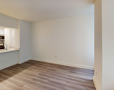 10 Hanover Square - Photo Thumbnail 3