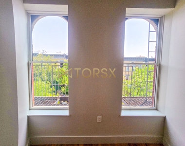 415 Himrod Street - Photo Thumbnail 8