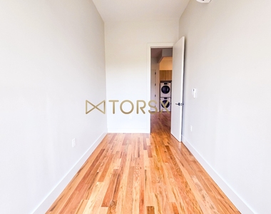 415 Himrod Street - Photo Thumbnail 5
