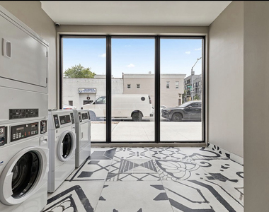 2605 Snyder Avenue - Photo Thumbnail 8